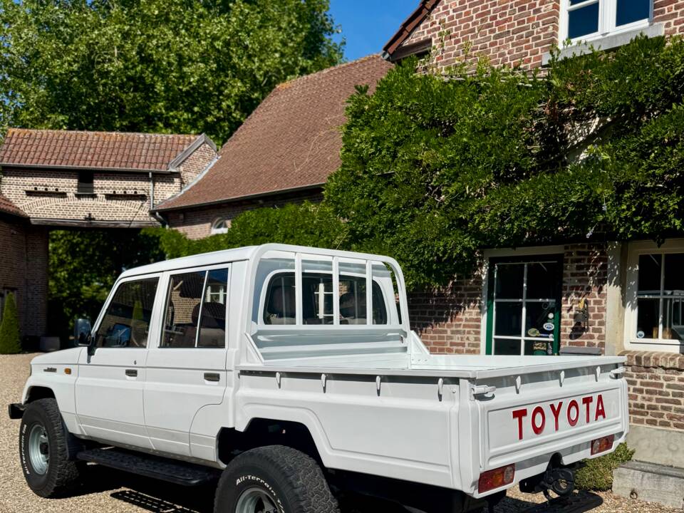 Imagen 7/12 de Toyota Land Cruiser LJ 78 (1990)