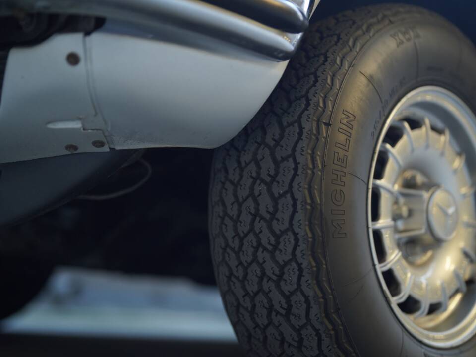 Bild 64/95 von Mercedes-Benz 450 SEL 6,9 (1976)