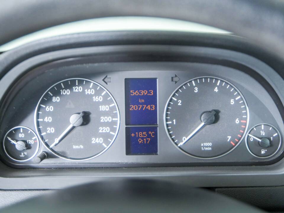 Bild 24/43 von Mercedes-Benz A 160 CDI (2010)