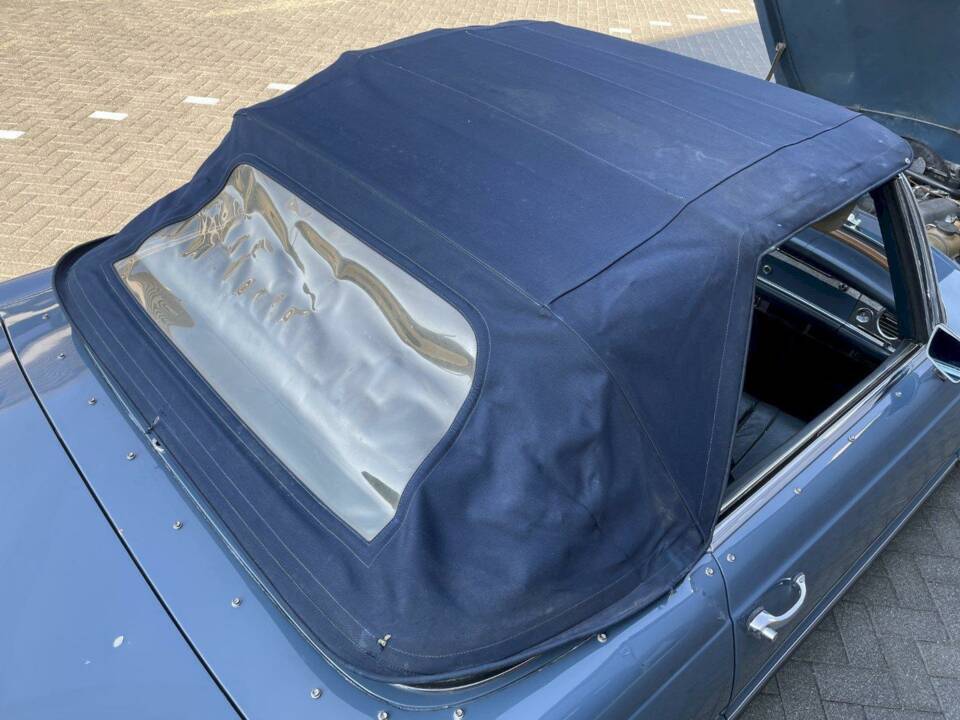 Image 15/36 of Mercedes-Benz 280 SL (1971)