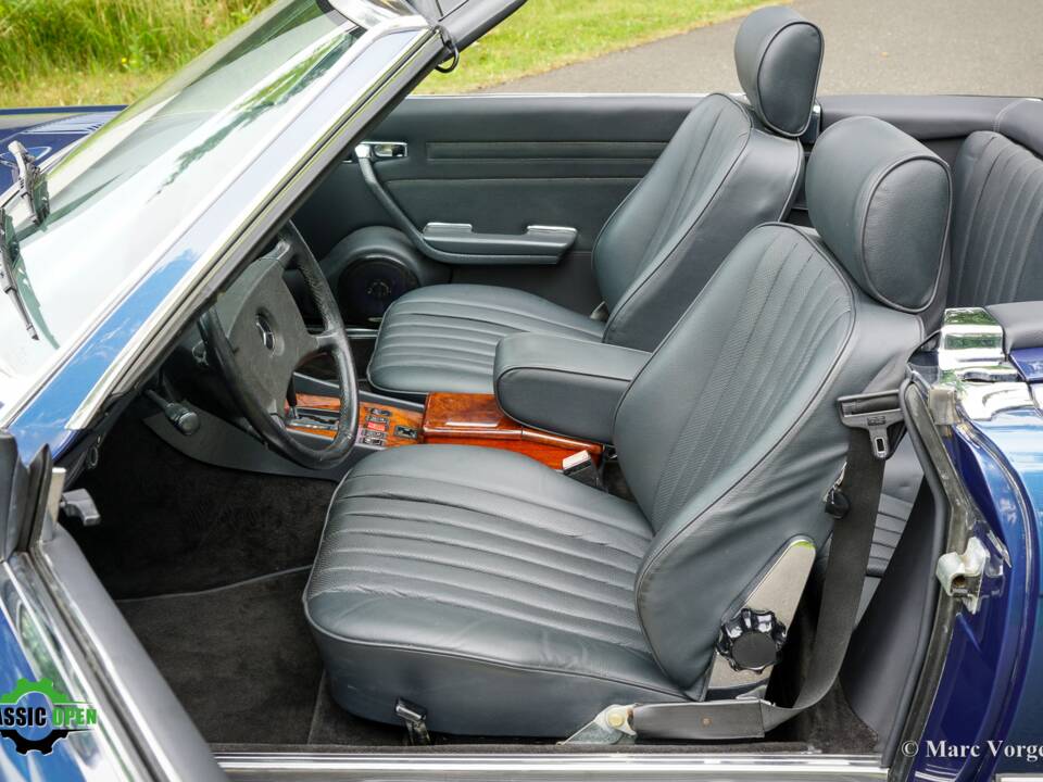 Immagine 7/60 di Mercedes-Benz 420 SL (1987)