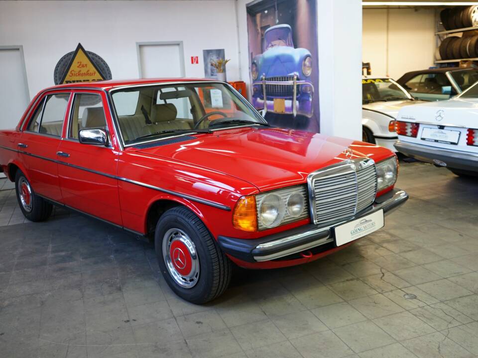 Imagen 1/32 de Mercedes-Benz 300 D (1981)