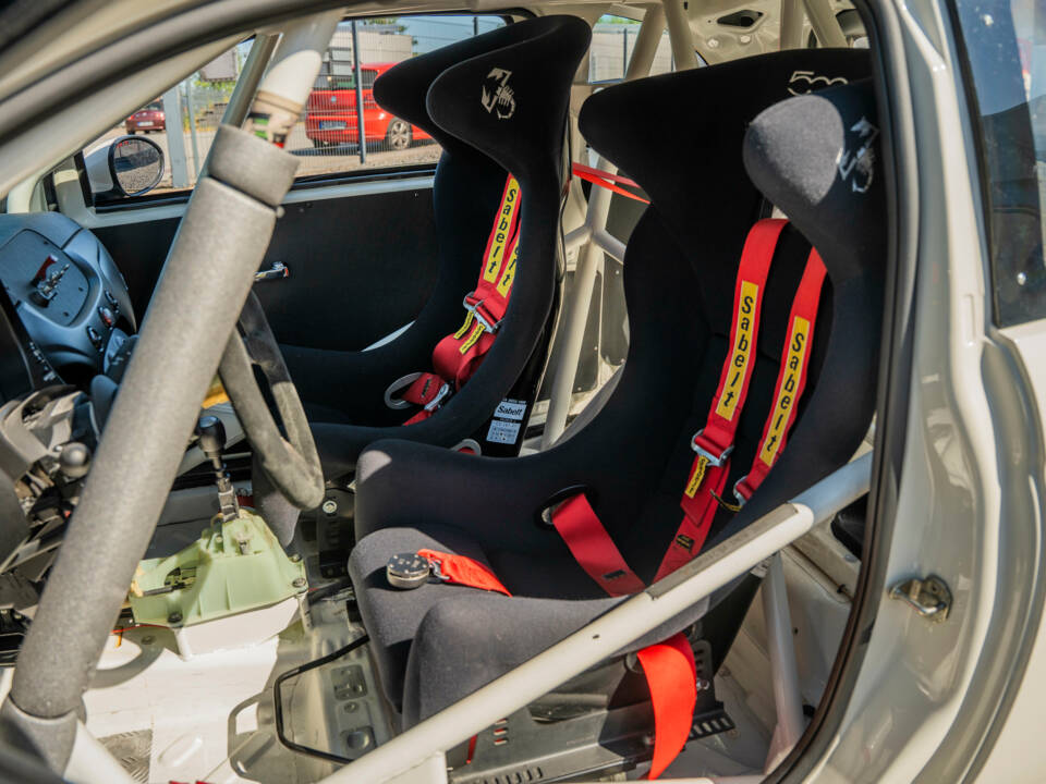 Bild 21/31 von Abarth 695 Assetto Corse Evoluzione (2013)