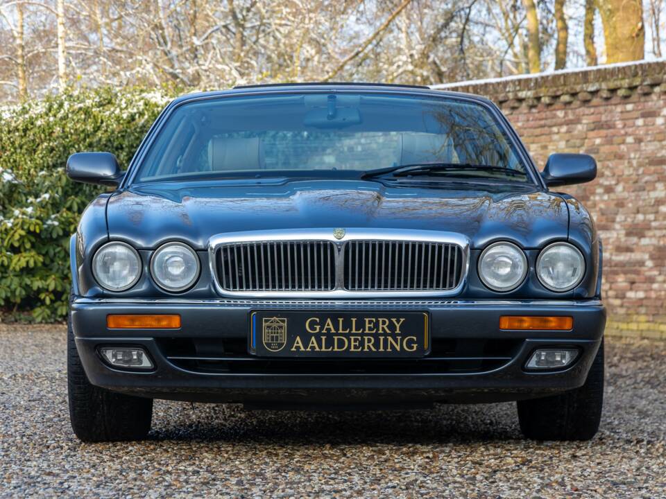 Image 5/50 of Jaguar XJ 6 4.0 Sovereign (1995)