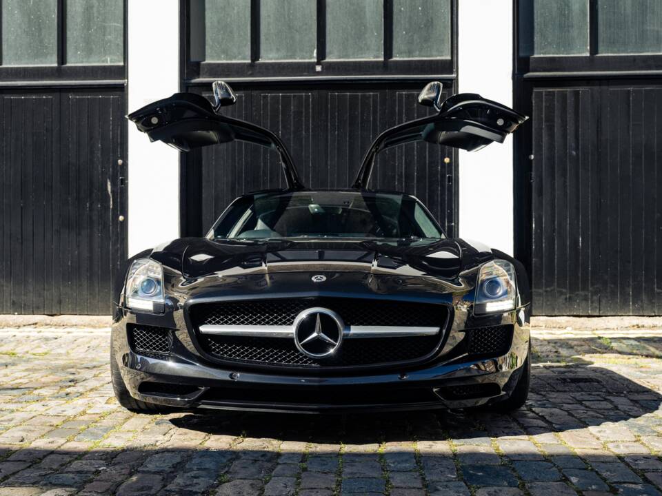 Bild 6/38 von Mercedes-Benz SLS AMG (2011)