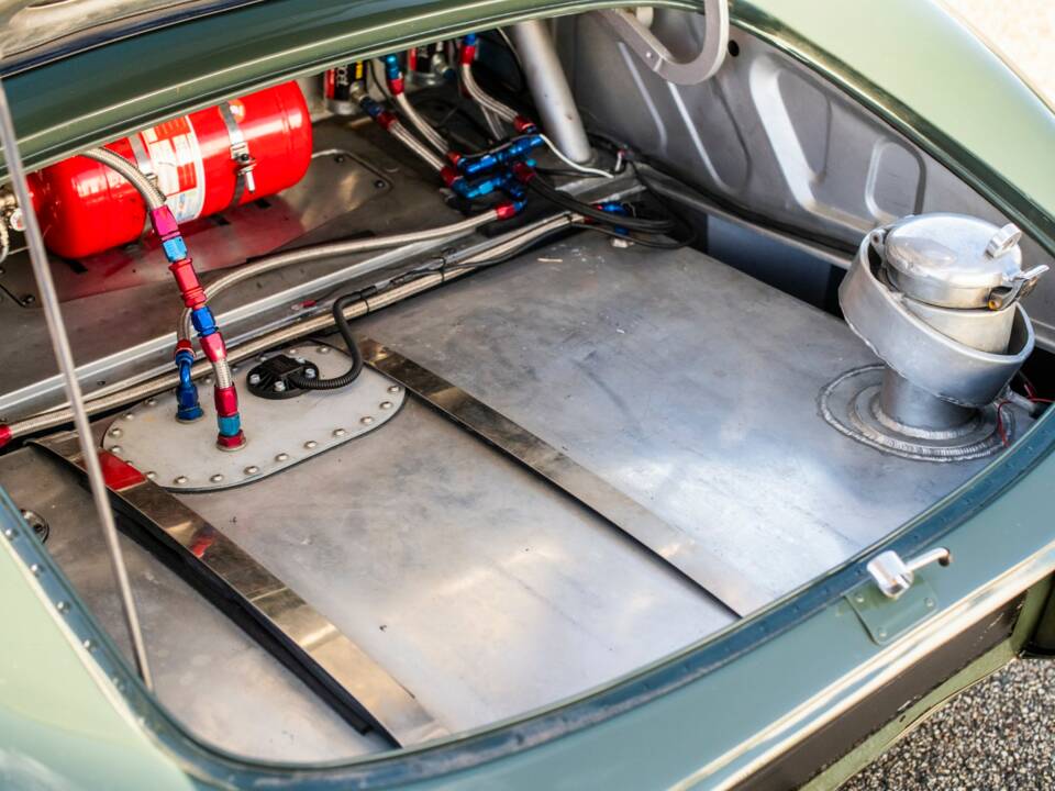 Afbeelding 16/20 van Jaguar E-Type "Semi-Lightweight" (1965)