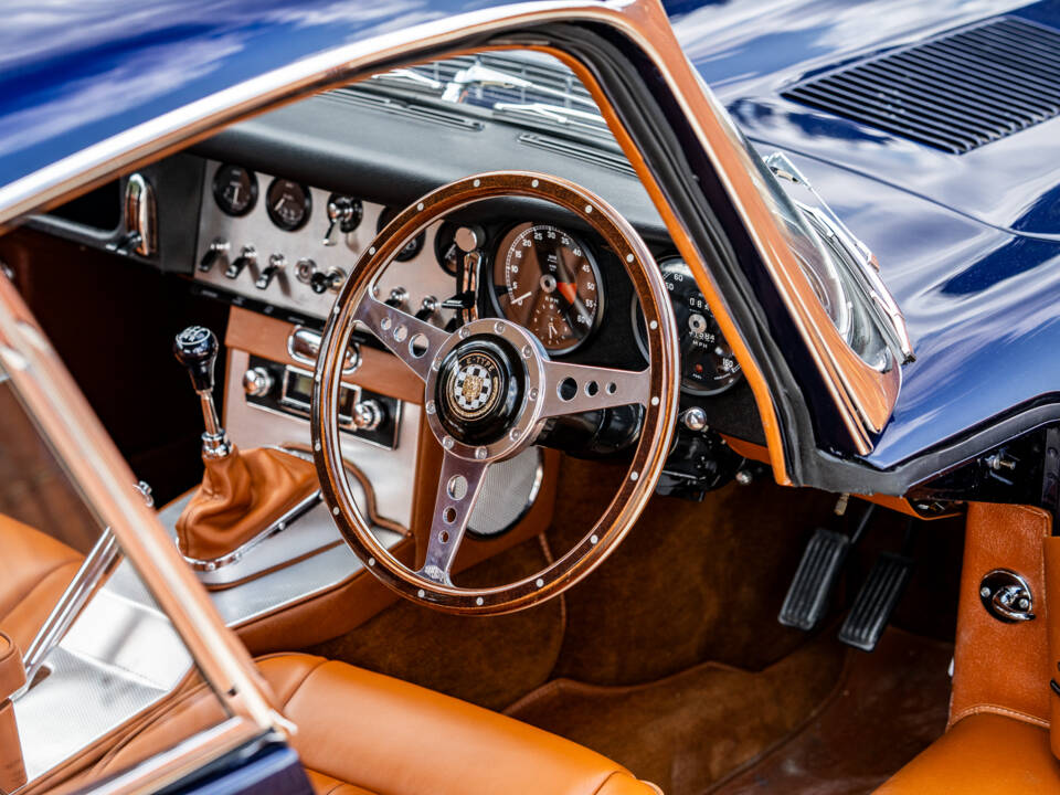 Image 23/39 of Jaguar E-Type &quot;Lightweight&quot; (1962)