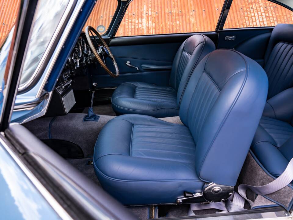 Image 28/56 of Aston Martin DB 4 (1960)