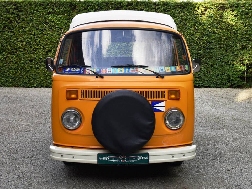 Image 4/49 of Volkswagen T2b Camper (1978)