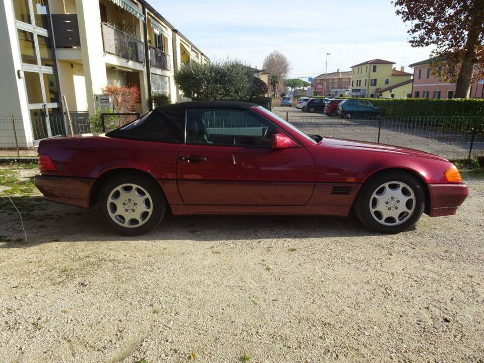 Afbeelding 15/45 van Mercedes-Benz 500 SL (1991)