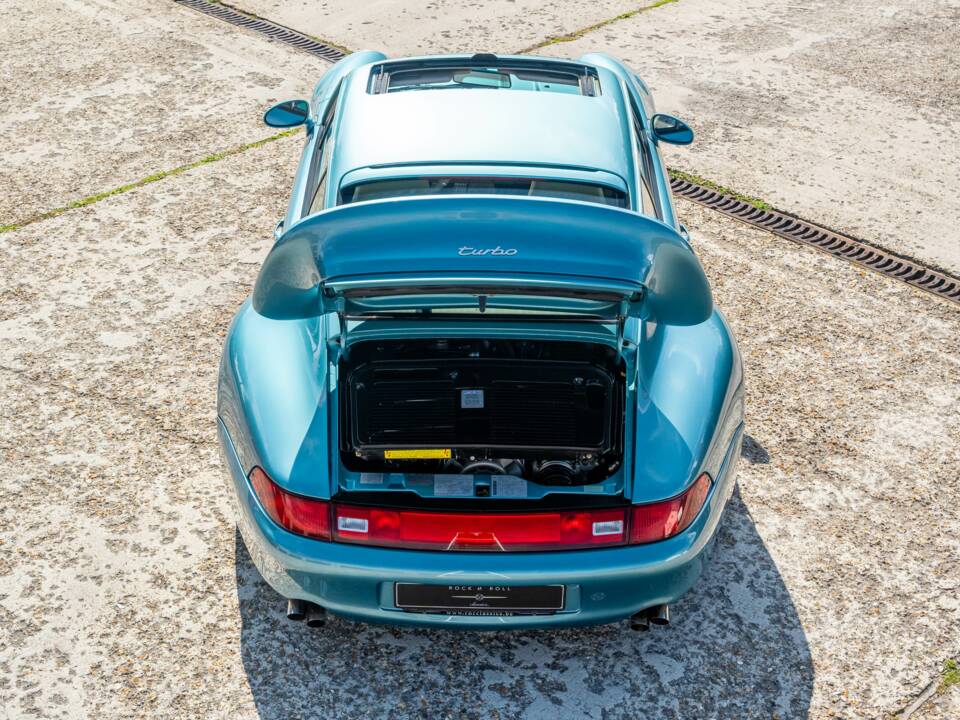 Immagine 26/31 di Porsche 911 Turbo (1997)