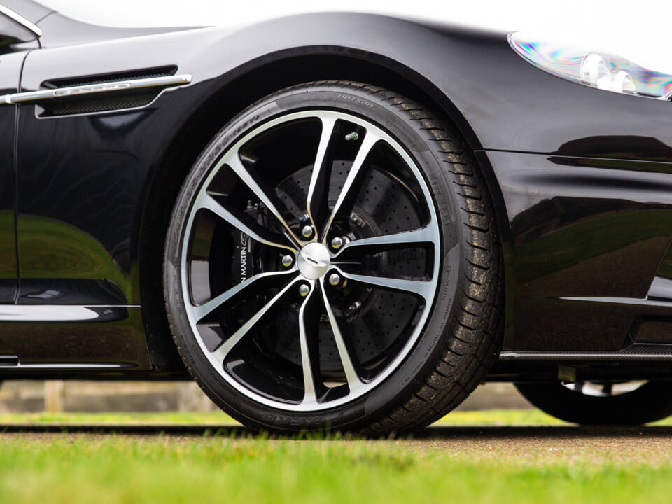 Immagine 59/98 di Aston Martin DBS (2010)