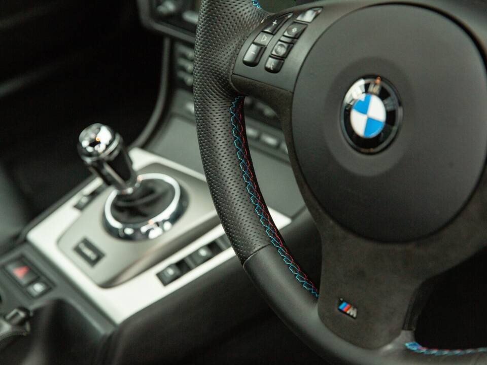 Image 30/50 of BMW M3 (2005)