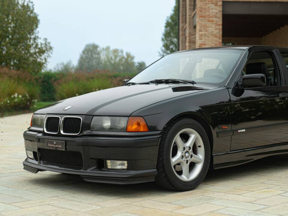 Image 19/50 of BMW 318 (1994)