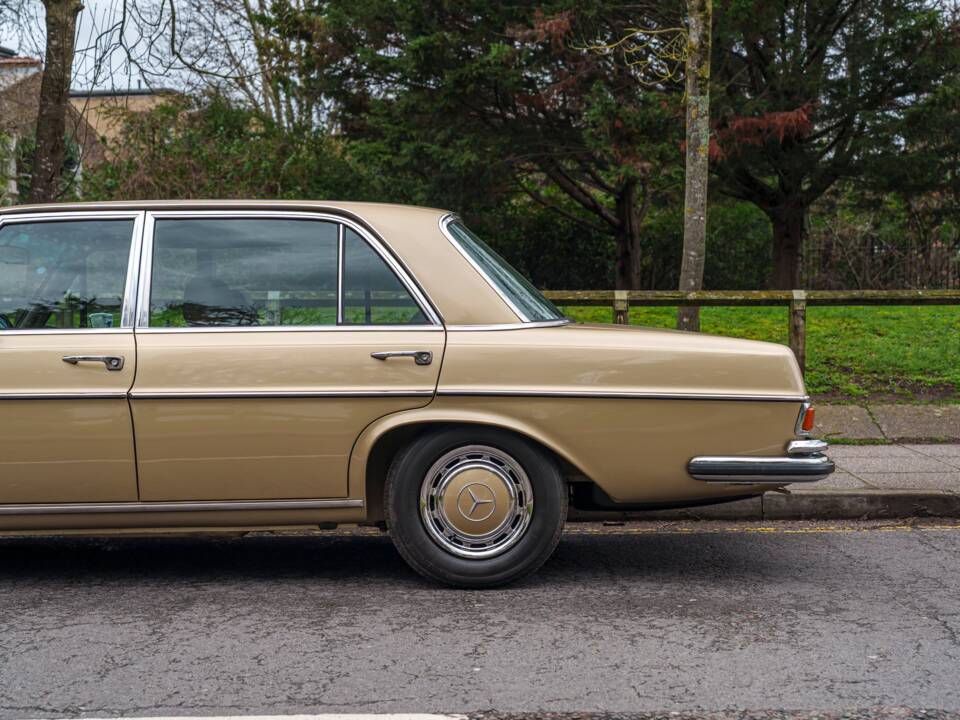 Image 11/34 of Mercedes-Benz 300 SEL 6.3 (1969)