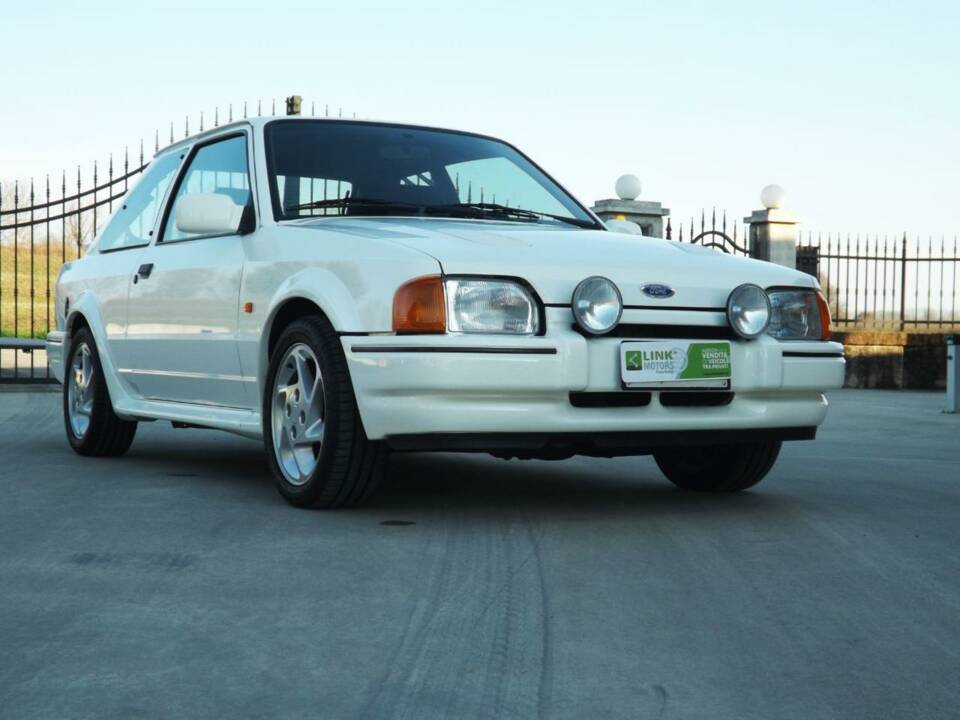 Immagine 2/50 di Ford Escort turbo RS (1987)