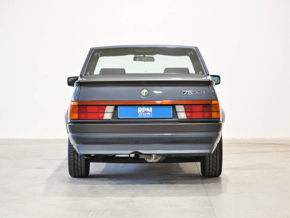 Bild 19/30 von Alfa Romeo 75 2.0 Twin Spark (1988)