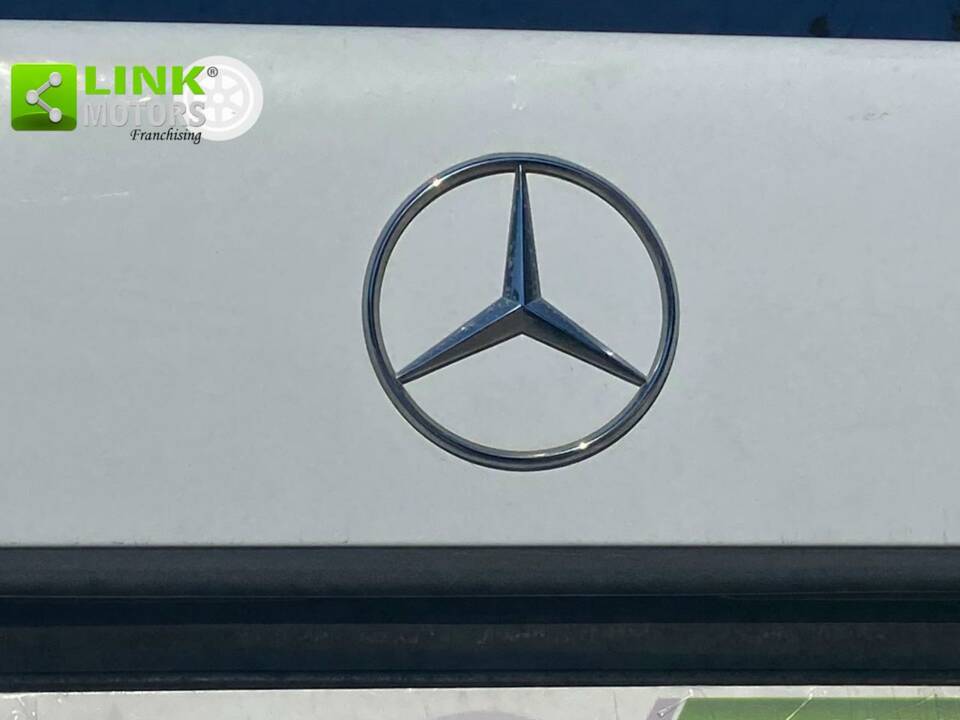 Bild 16/48 von Mercedes-Benz 200 E (1991)