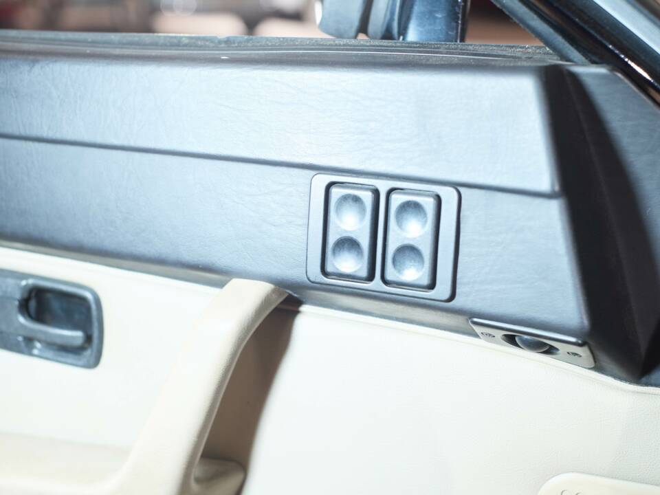 Imagen 32/96 de Porsche 924 S (1986)