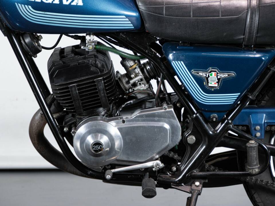Afbeelding 16/50 van Cagiva DUMMY (1981)