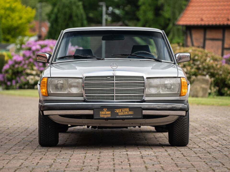 Bild 5/83 von Mercedes-Benz 300 D Turbodiesel (1983)