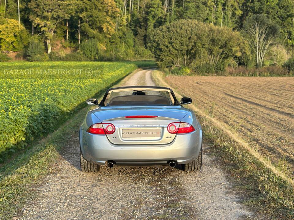 Image 14/84 de Jaguar XK 4.2 (2006)