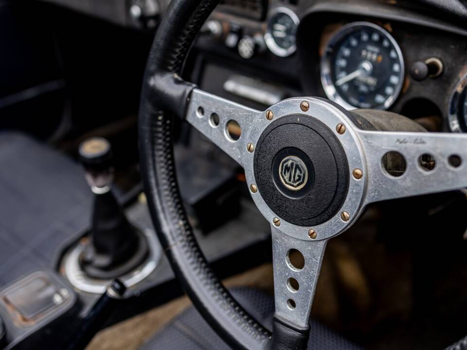Obraz 45/48 pojazdu MG MGB (1973)