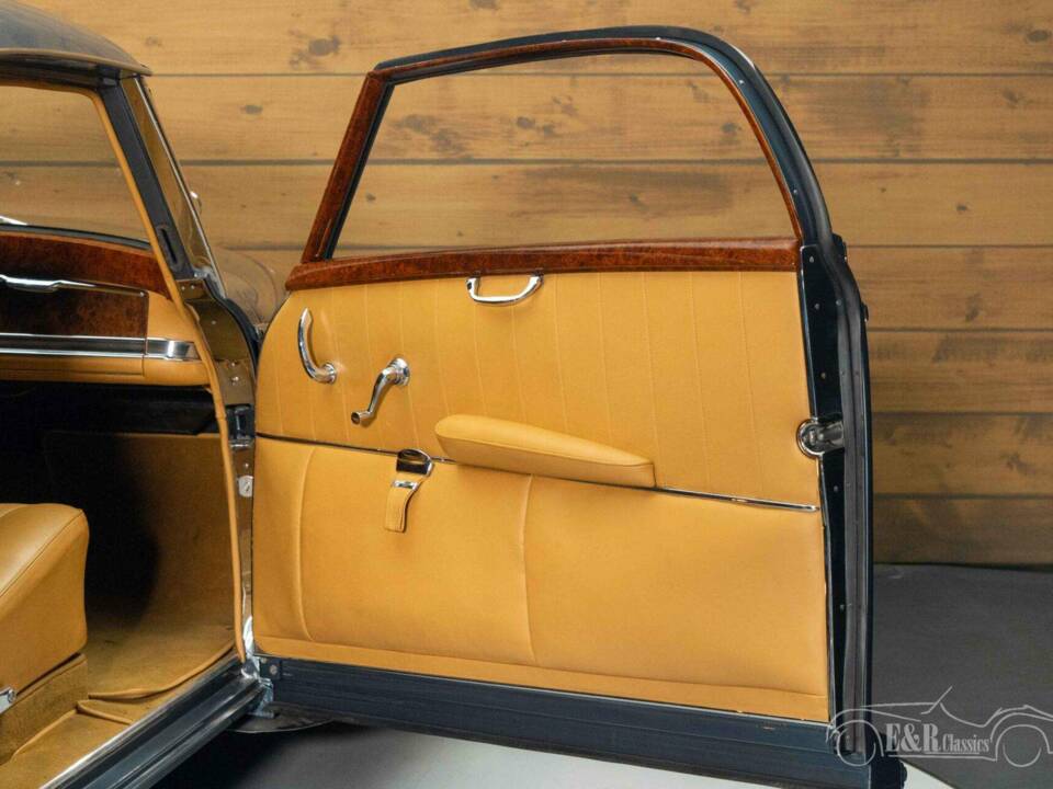 Image 8/31 of Mercedes-Benz 300 S (1953)