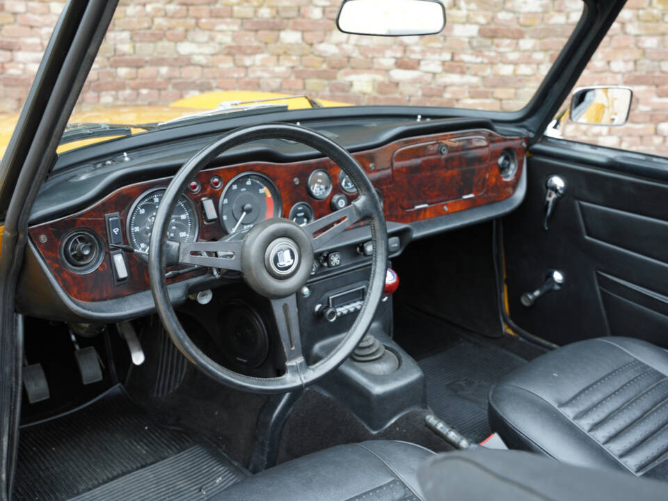 Immagine 3/50 di Triumph TR 6 (1971)