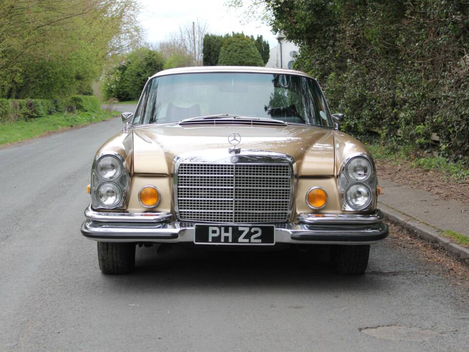 Image 2/16 of Mercedes-Benz 280 SE 3,5 (1971)