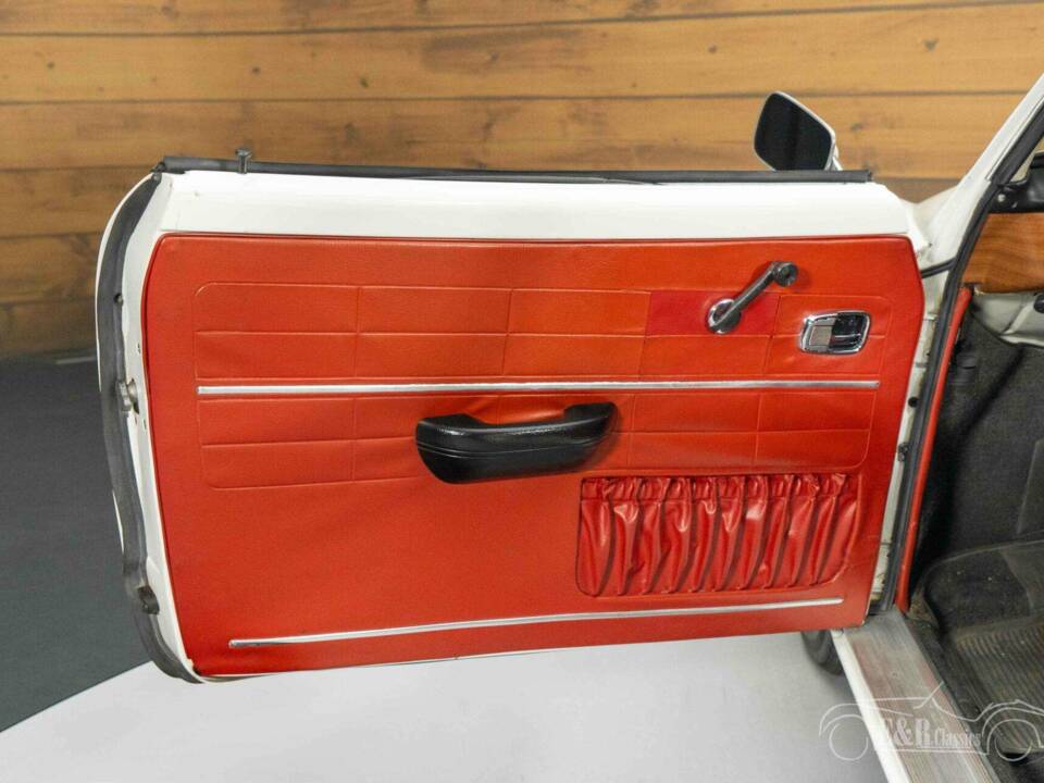 Image 18/29 of Volkswagen Karmann Ghia 1500 (1969)