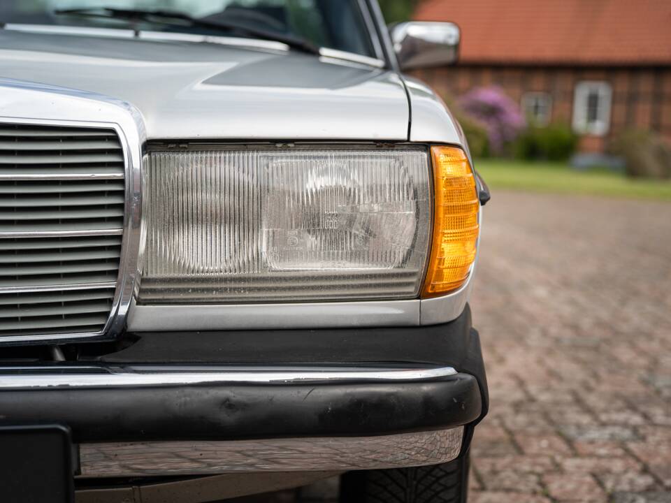 Bild 4/83 von Mercedes-Benz 300 D Turbodiesel (1983)