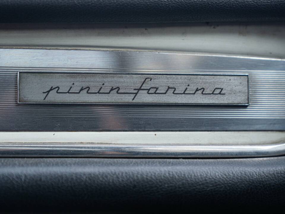 Image 22/29 of Peugeot 404 Coupé (1966)