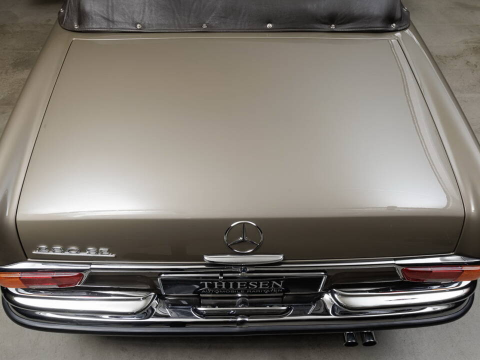 Image 15/47 of Mercedes-Benz 280 SE (1970)