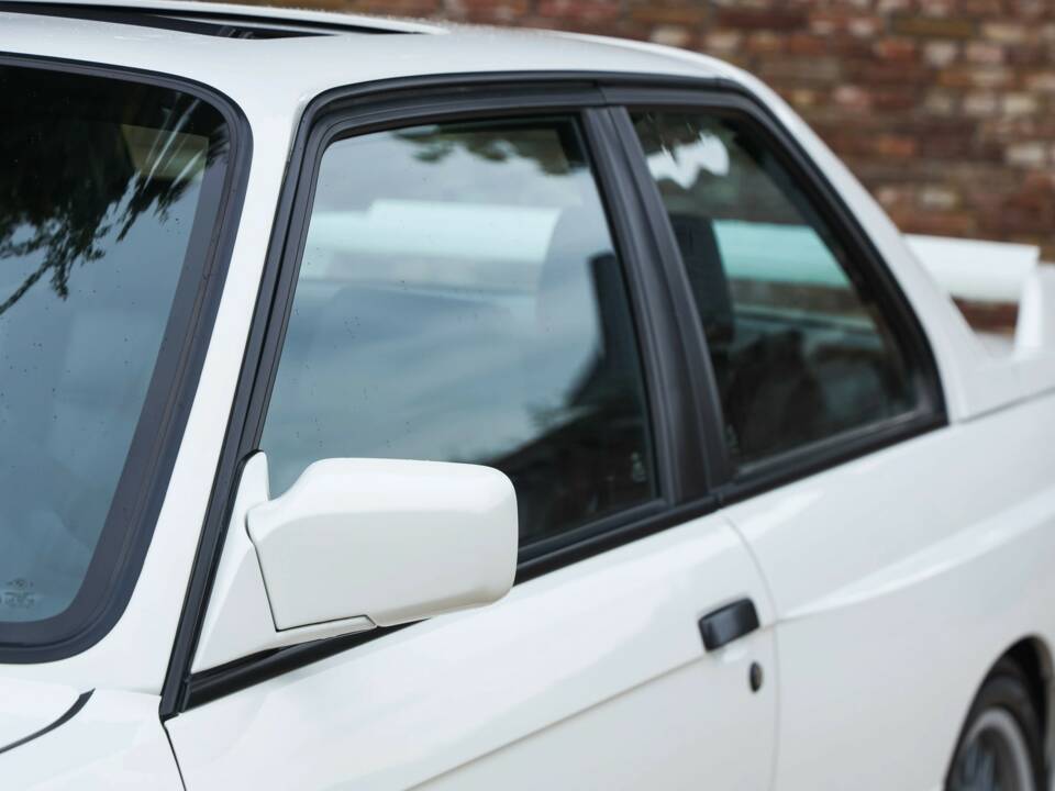 Image 20/50 of BMW M3 (1990)