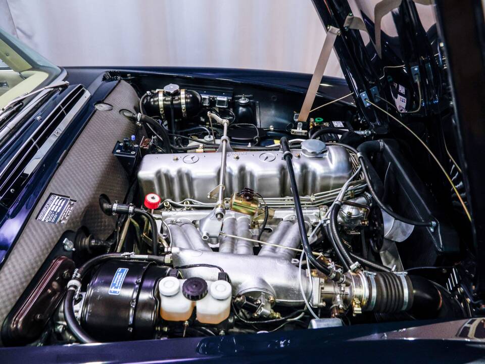 Image 30/31 de Mercedes-Benz 280 SL (1968)