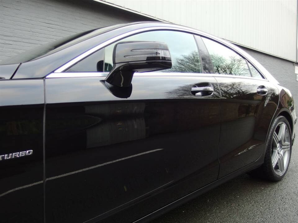 Image 21/97 of Mercedes-Benz CLS 63 AMG S 4MATIC (2013)