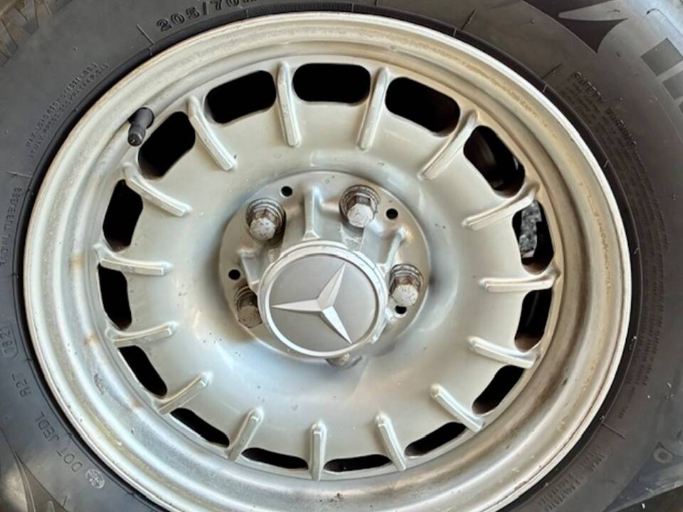 Afbeelding 47/73 van Mercedes-Benz 380 SE (1984)
