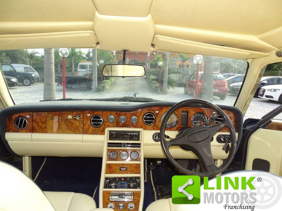 Image 7/10 of Bentley Turbo R (1990)