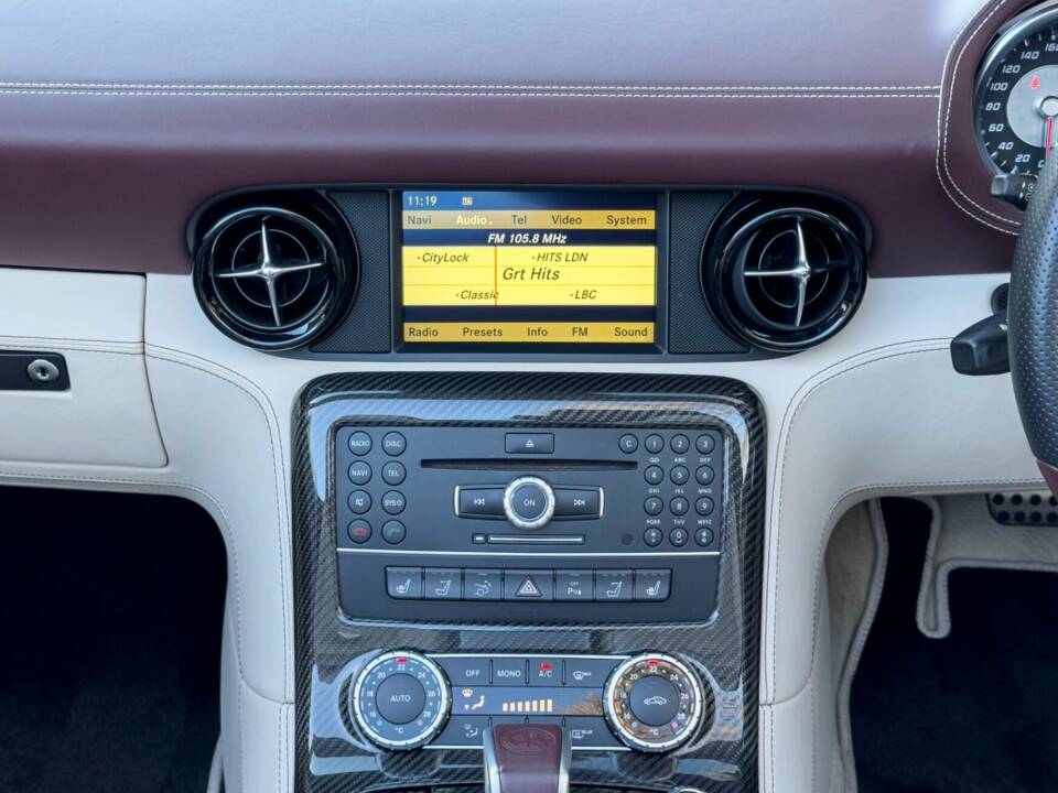 Afbeelding 18/26 van Mercedes-Benz SLS AMG GT Roadster (2014)