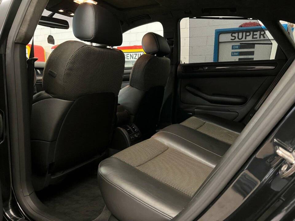 Image 12/17 of Audi RS6 (2004)