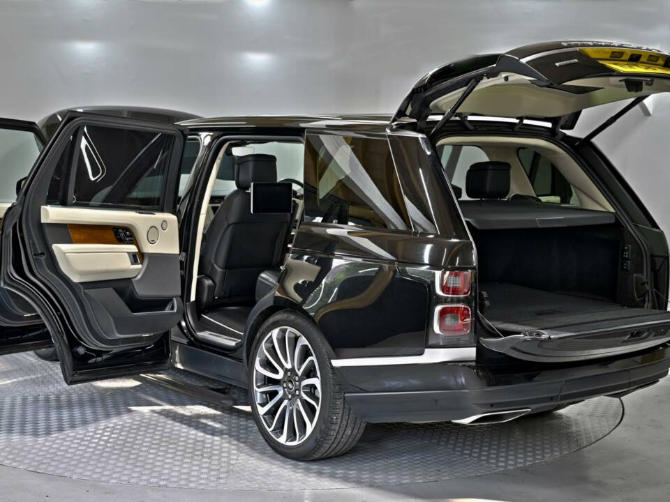 Bild 22/50 von Land Rover Range Rover Autobiography SDV8 (2018)
