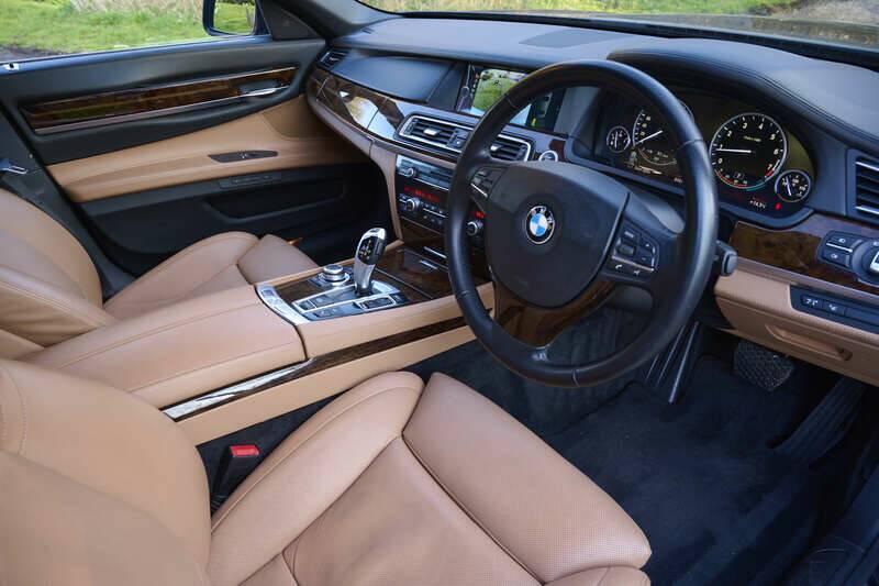 Image 2/50 de BMW 760Li (2011)