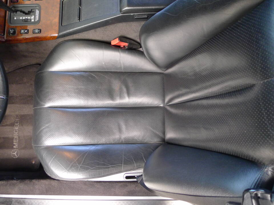 Image 39/47 of Mercedes-Benz 500 SL (1992)