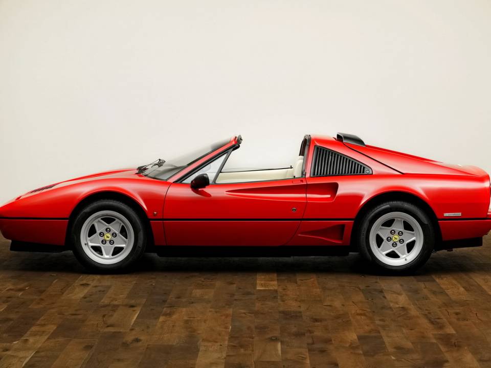 Afbeelding 2/21 van Ferrari 208 GTS Turbo (1987)