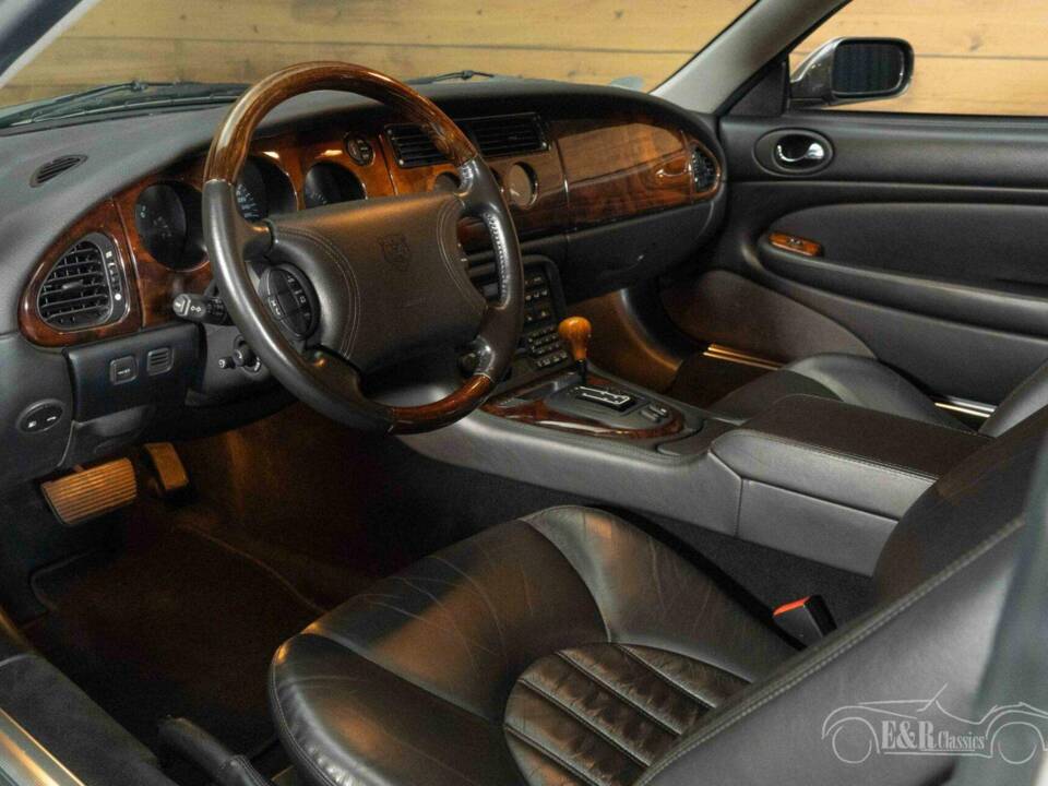 Bild 13/19 von Jaguar XK8 4.0 (2000)