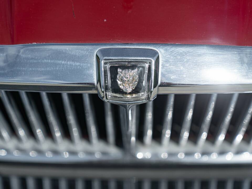 Bild 13/50 von Jaguar XJ 6 4.2 (1981)