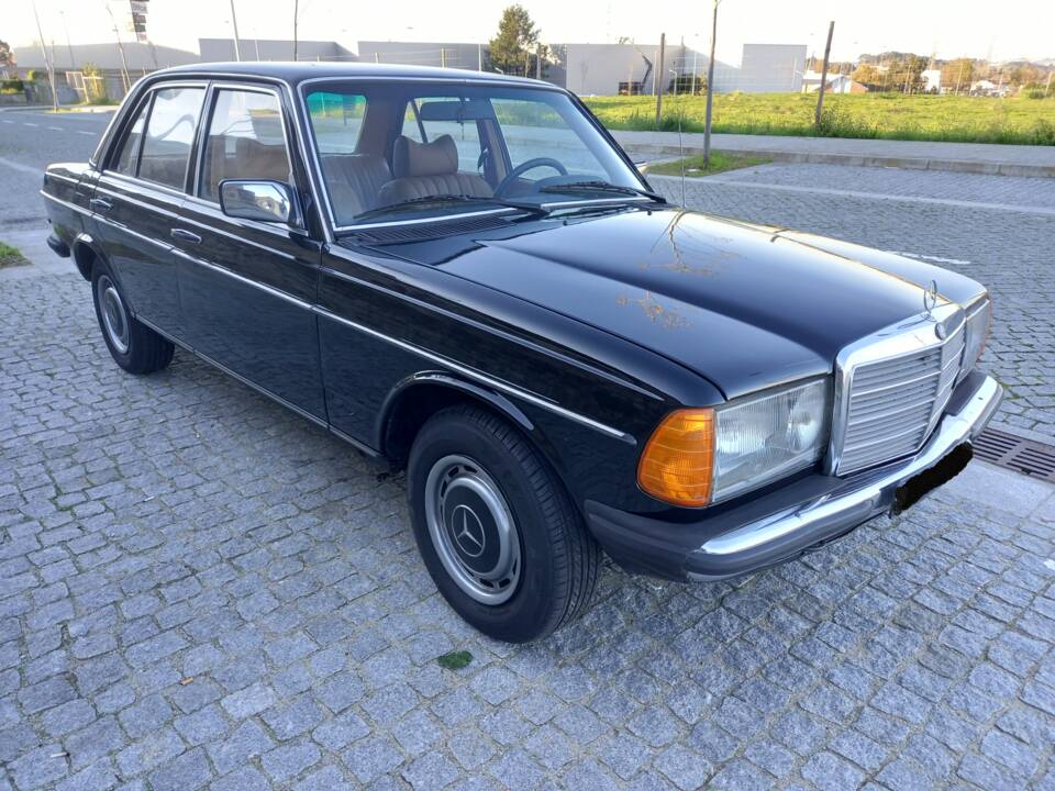 Afbeelding 9/40 van Mercedes-Benz 240 D (1982)