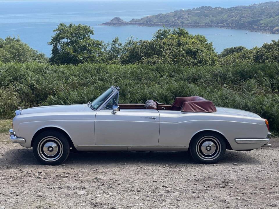 Afbeelding 2/12 van Bentley Corniche I (1971)