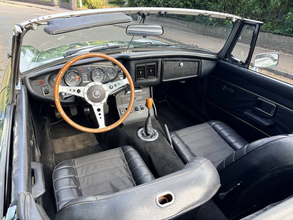Afbeelding 2/22 van MG MGB (1976)